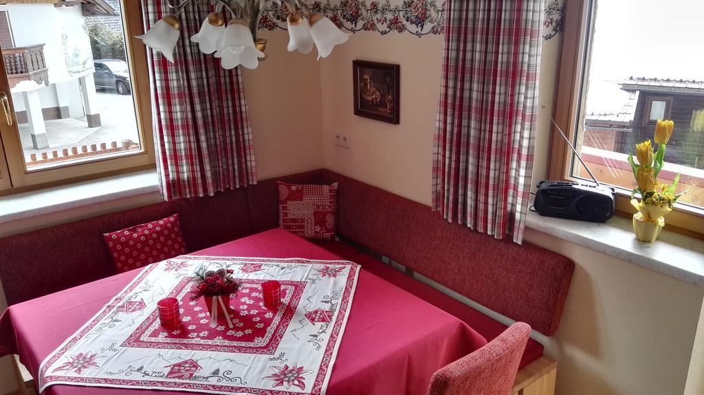 Landhaus Schatz Nesselwängle Extérieur photo